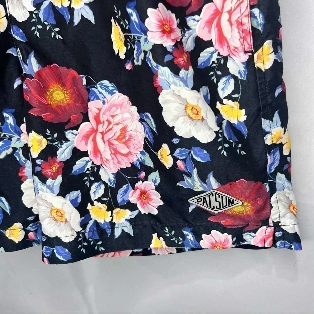 PacSun Bright Floral Drawstring Elastic Waist Lined Swim Trunks. Size: Small
